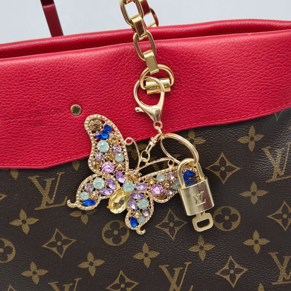 Louis Vuitton Authentic Gold Lock 🔒 Unbranded Butterfly Keychain Charm for Bags